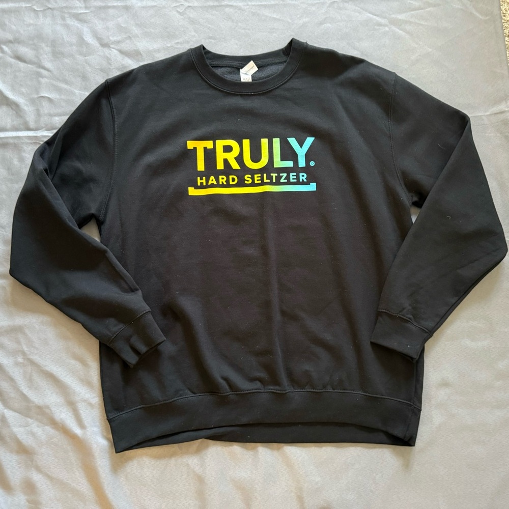 NWOT Men’s Truly Hard Seltzer Black Sweatshirt Size XL